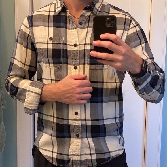 Casual Plaid Button Up Shirt - Picture 3 of 3